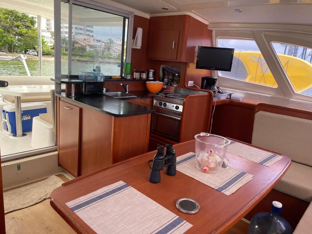 Hotel en barco Catamaran In Bay Cartagena